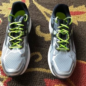 NEW brooks sneakers